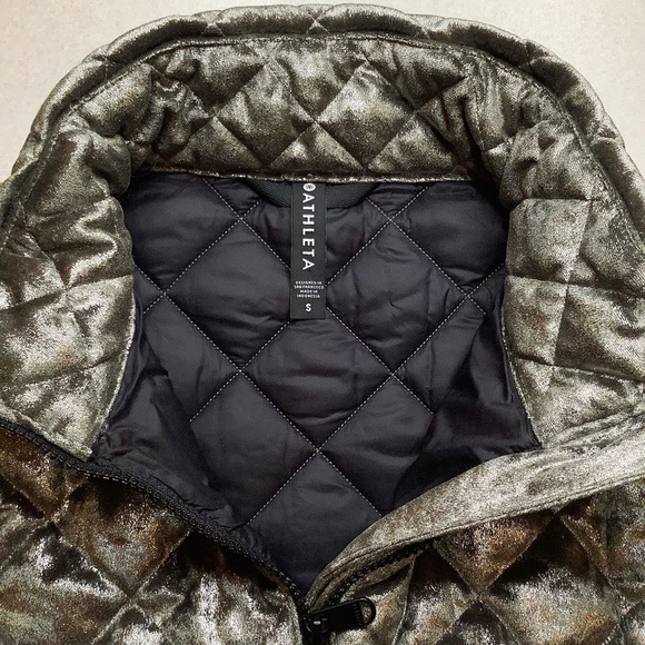 Athleta Whisper Featherless Vest Velvet Metallic Coffeehouse Sage Green - Picture 4 of 8